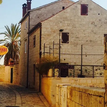 Meditation Semesterbostad Hvar Town